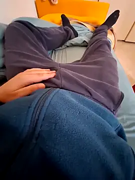 Snapshot of cetriolino chatting on March 15, 2026, 6:52 am cetriolino online show from March 15, 2026, 6:52 am