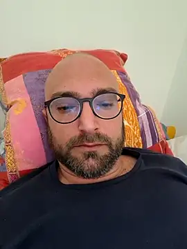 Snapshot of cetriolino chatting on March 26, 2026, 7:03 am cetriolino online show from March 26, 2026, 7:03 am