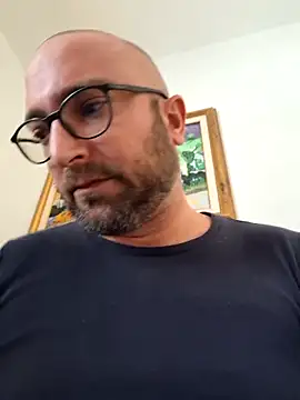 Snapshot of cetriolino chatting on April 2, 2026, 9:29 am cetriolino online show from April 2, 2026, 9:29 am