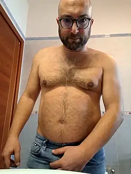 Snapshot of cetriolino chatting on April 3, 2026, 8:45 am cetriolino online show from April 3, 2026, 8:45 am