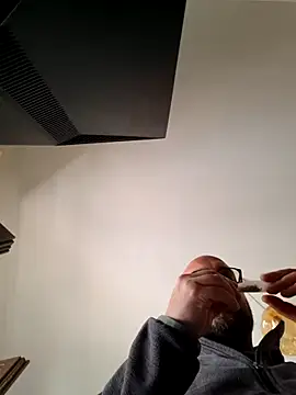 Snapshot of cetriolino chatting on April 5, 2026, 6:10 am cetriolino online show from April 5, 2026, 6:10 am