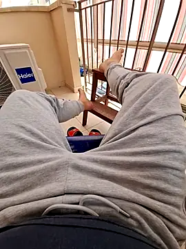 Snapshot of cetriolino chatting on April 13, 2026, 9:48 am cetriolino online show from April 13, 2026, 9:48 am