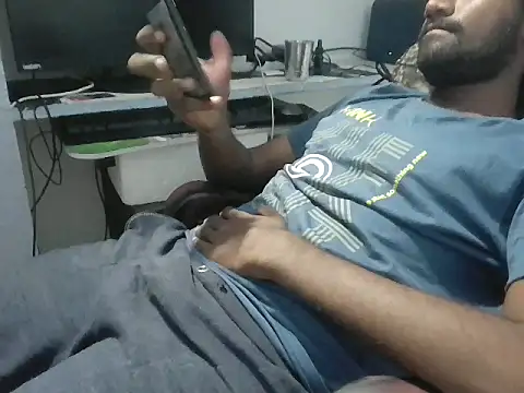 Snapshot of Tinku_1324 chatting on February 14, 2026, 12:57 pm Tinku 1324 online show from February 14, 2026, 12:57 pm