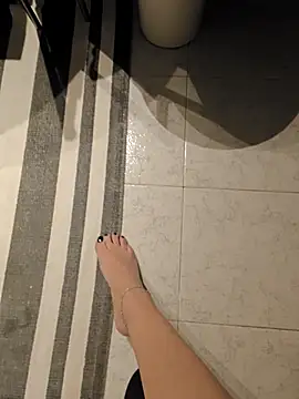 Snapshot of Ginevra01 chatting on February 19, 2026, 12:06 am Ginevra01 online show from February 19, 2026, 12:06 am