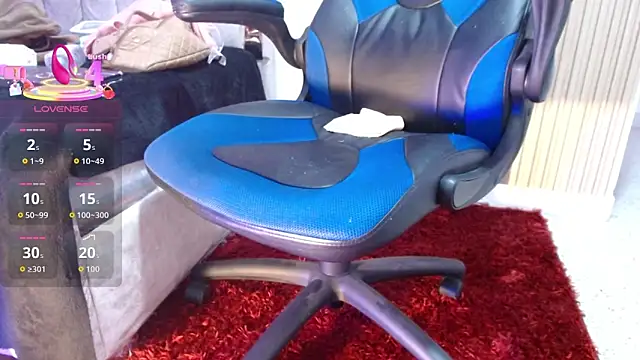 Snapshot of Hazumi_Tsu chatting on February 19, 2026, 10:39 pm Hazumi Tsu online show from February 19, 2026, 10:39 pm