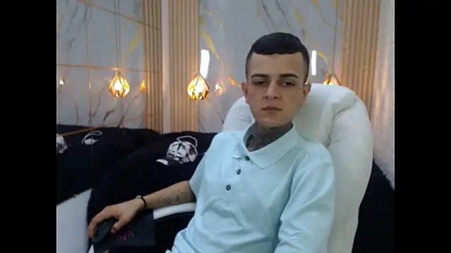 Snapshot of benjamin_anthony chatting on February 19, 2026, 1:18 pm benjamin anthony online show from February 19, 2026, 1:18 pm