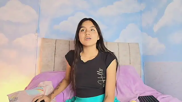 Aliclark online show from April 17, 2026, 7:06 pm