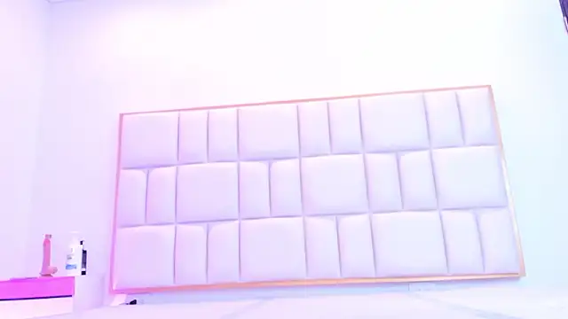 Snapshot of Violetta-foxx chatting on March 2, 2026, 7:32 pm Violetta-foxx online show from March 2, 2026, 7:32 pm