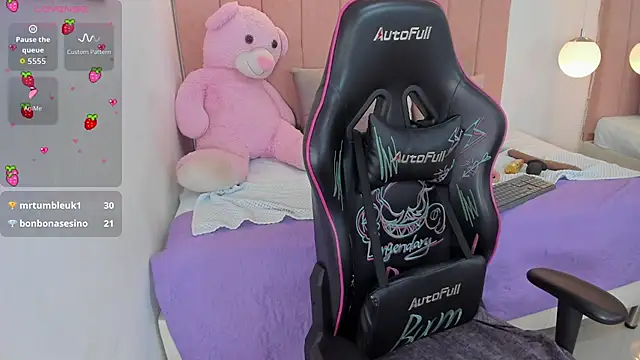 Snapshot of antonella_moon7 chatting on March 2, 2026, 5:08 am antonella moon7 online show from March 2, 2026, 5:08 am