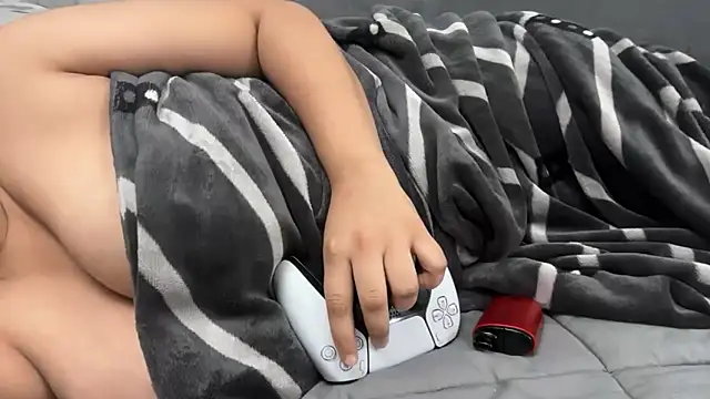 hugeindiantitties online show from March 5, 2026, 7:32 pm