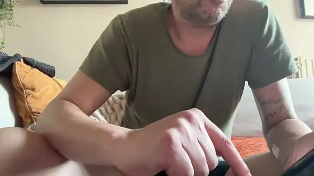 postman592 online show from April 28, 2026, 5:40 pm