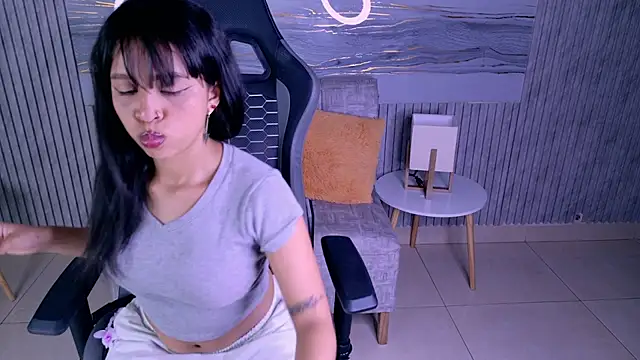 Snapshot of Abby18_ chatting on February 13, 2026, 5:03 am Abby18 online show from February 13, 2026, 5:03 am