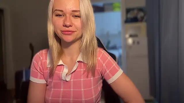 Leylia Lily online show from April 16, 2026, 12:28 pm