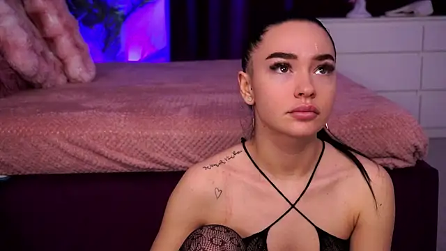 SashaLorrenz online show from April 15, 2026, 4:30 am