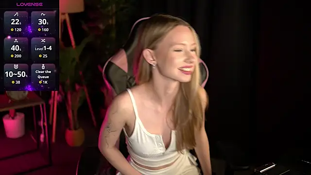 SweetDaisy me online show from April 7, 2026, 3:34 pm