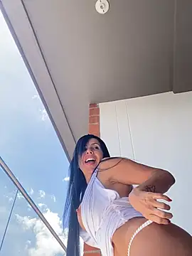caritoo21 online show from June 21, 2026, 4:42 pm