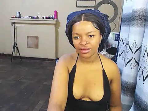 Snapshot of KinkyPxx chatting on February 17, 2026, 6:58 pm KinkyPxx online show from February 17, 2026, 6:58 pm