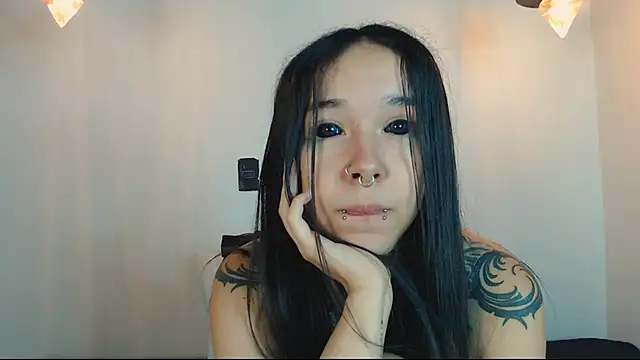 Snapshot of alien_eyes09 chatting on February 20, 2026, 6:26 am alien eyes09 online show from February 20, 2026, 6:26 am