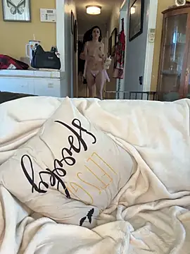 daniella monroe online show from April 9, 2026, 10:04 pm