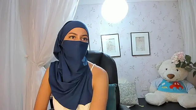 Snapshot of Aitana_zaid chatting on February 27, 2026, 7:47 pm Aitana zaid online show from February 27, 2026, 7:47 pm