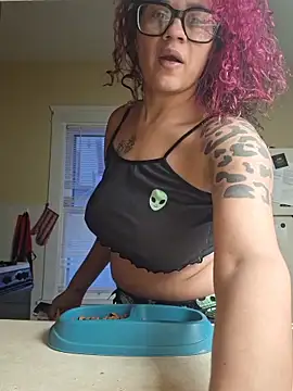 Snapshot of VelvetVixen_735 chatting on February 25, 2026, 12:15 pm VelvetVixen 735 online show from February 25, 2026, 12:15 pm