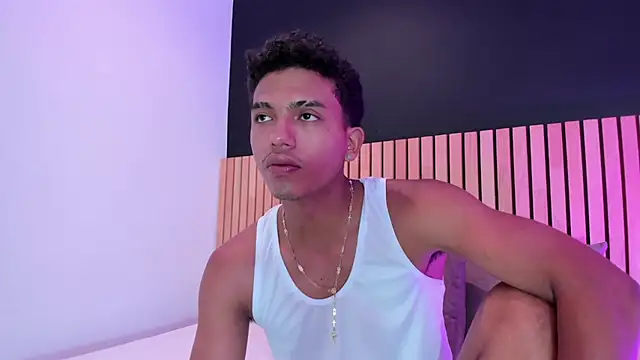 jhoystrong  online show from March 2, 2026, 7:54 pm