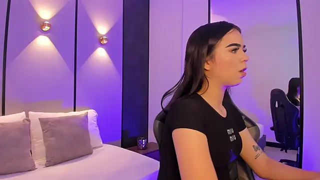 Snapshot of ariadna_boneville chatting on February 27, 2026, 2:44 am ariadna boneville online show from February 27, 2026, 2:44 am