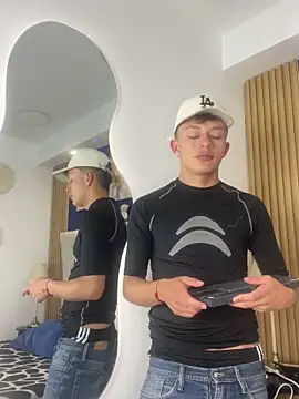 Snapshot of Dark_Nico chatting on February 24, 2026, 4:43 am Dark Nico online show from February 24, 2026, 4:43 am