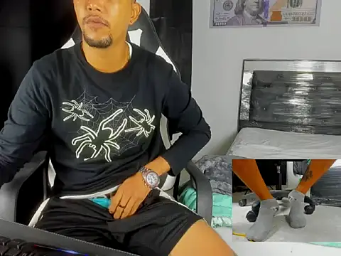 Snapshot of badboy_master chatting on February 17, 2026, 1:35 am badboy master online show from February 17, 2026, 1:35 am