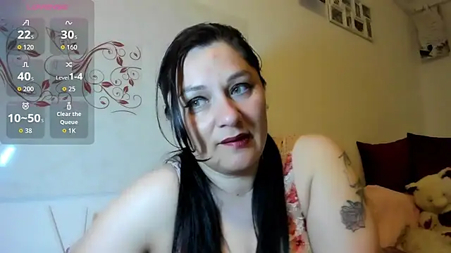 EVELYNA88 online show from May 7, 2026, 10:48 pm
