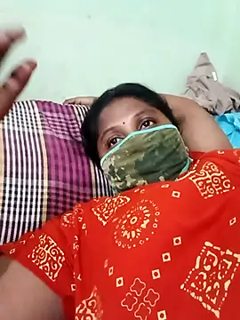 tamilkaviya431 online show from April 18, 2026, 5:22 am