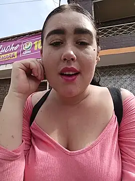 Snapshot of Freckless_ chatting on May 28, 2026, 7:22 pm Freckless online show from May 28, 2026, 7:22 pm