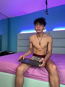 abrilandjulian online show from February 18, 2026, 11:39 am