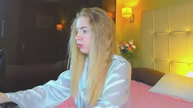 Linda  Bloom online show from April 6, 2026, 1:03 am