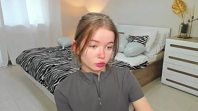 Snapshot of Violetta__Dreams chatting on February 23, 2026, 11:40 am Violetta Dreams online show from February 23, 2026, 11:40 am