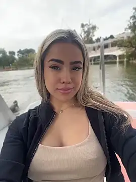 bellabarbiex online show from April 14, 2026, 8:15 pm