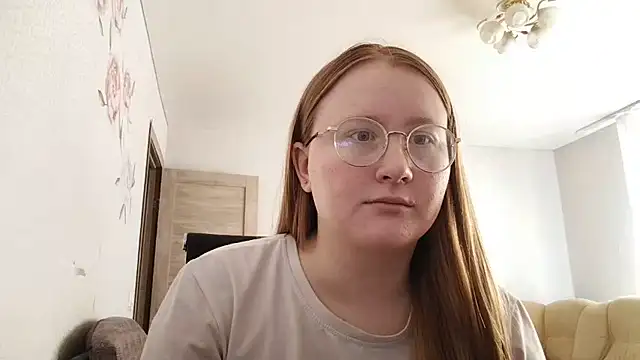 AnikaLipps online show from May 3, 2026, 3:18 pm
