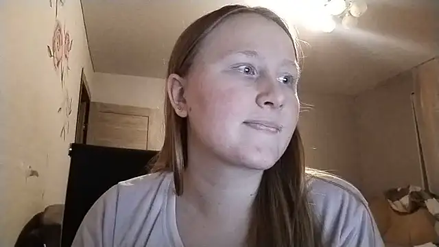 AnikaLipps online show from June 7, 2026, 10:46 pm