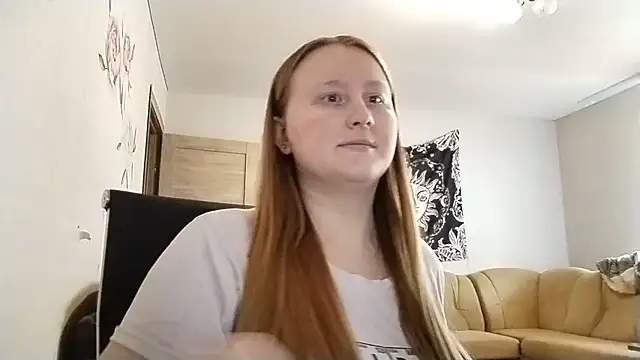 AnikaLipps online show from June 9, 2026, 4:46 am