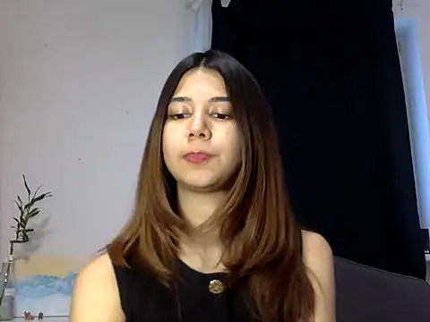 KiraVixenSweet online show from March 11, 2026, 3:40 pm