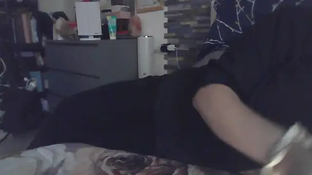 luanahot1 online show from March 16, 2026, 12:42 pm