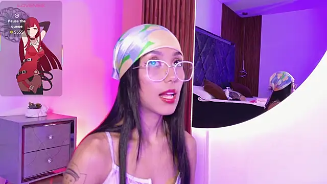 Snapshot of LunaVelour13 chatting on February 21, 2026, 3:18 am LunaVelour13 online show from February 21, 2026, 3:18 am