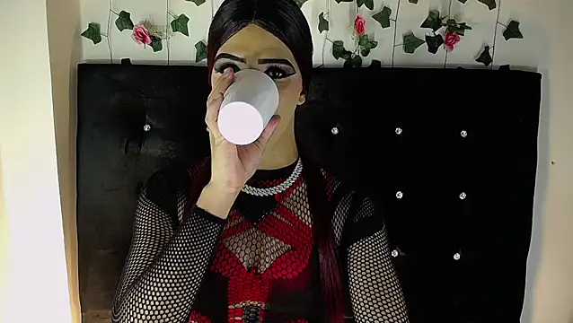 Kristal Queen01 online show from April 14, 2026, 8:31 am