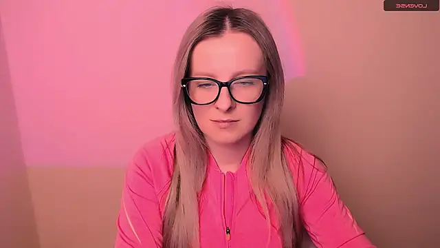 Snapshot of AnnePeach chatting on February 24, 2026, 4:27 pm AnnePeach online show from February 24, 2026, 4:27 pm