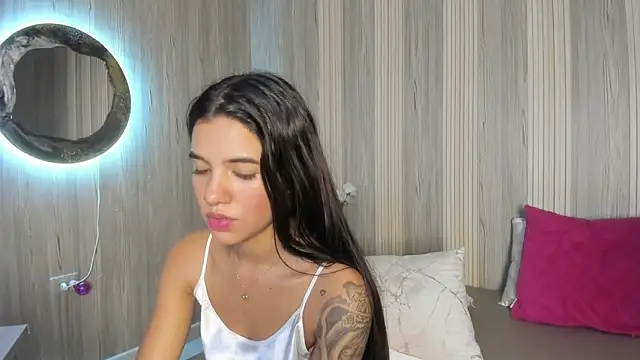 Snapshot of Isabellaa_Rosee chatting on June 14, 2026, 2:24 am Isabellaa Rosee online show from June 14, 2026, 2:24 am