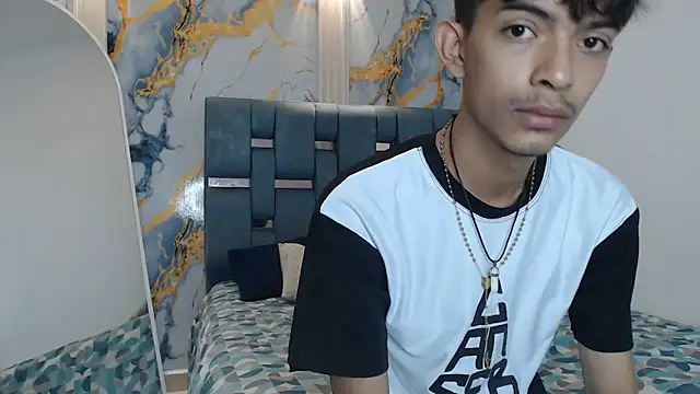 Snapshot of KITTY_BOSH chatting on April 8, 2026, 1:11 pm KITTY BOSH online show from April 8, 2026, 1:11 pm