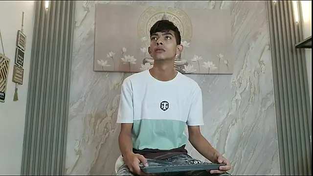 Snapshot of KITTY_BOSH chatting on April 12, 2026, 1:16 pm KITTY BOSH online show from April 12, 2026, 1:16 pm