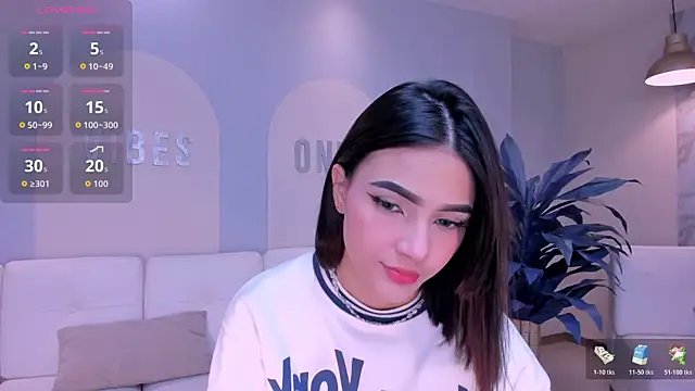 CarolineEvans x online show from March 13, 2026, 3:57 am