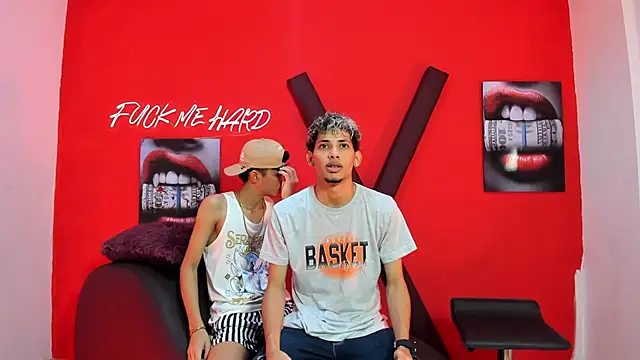 Snapshot of YOUNG_BOYS_HELL chatting on February 14, 2026, 7:32 pm YOUNG BOYS HELL online show from February 14, 2026, 7:32 pm