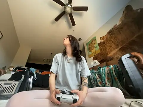 ash10alex online show from April 19, 2026, 6:43 pm